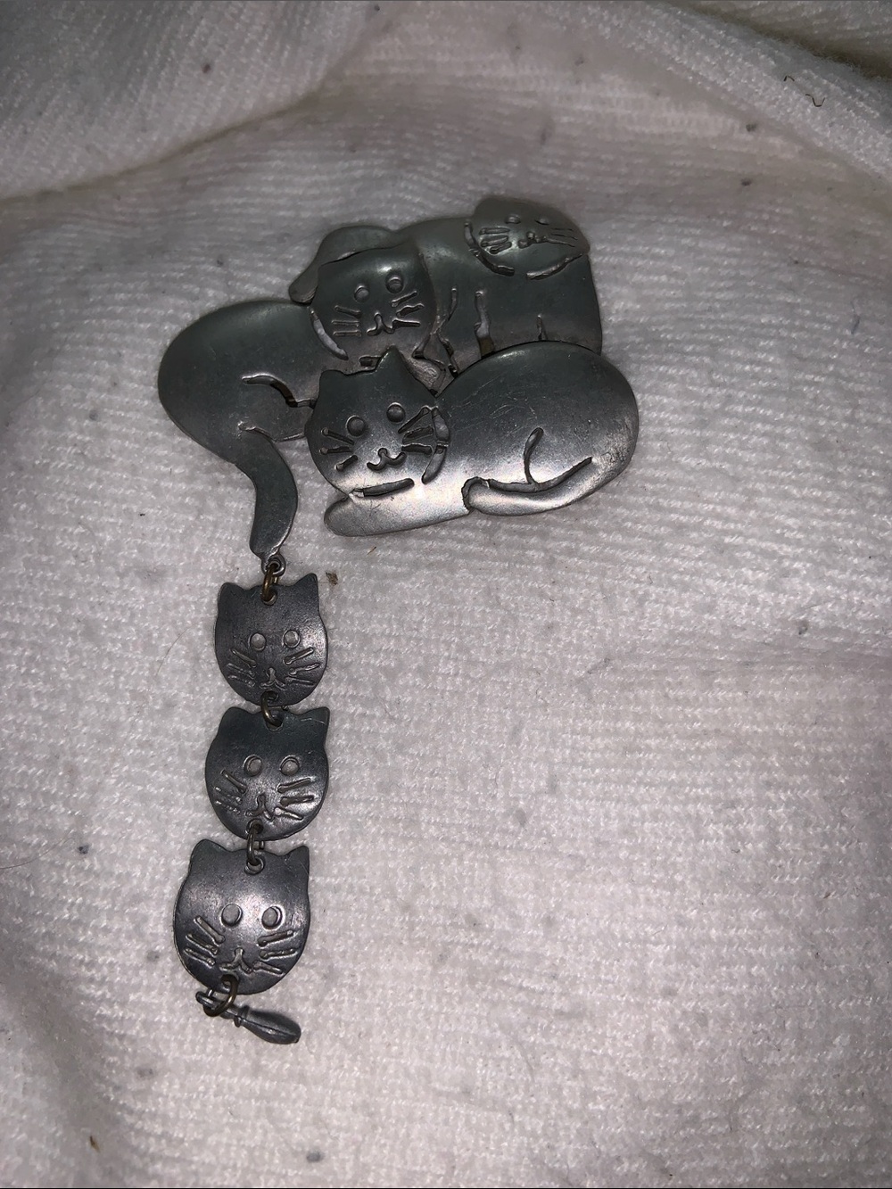 Vintage Cat Cluster Dangle Pin Brooch - Matte pewter ULTRA CRAFT